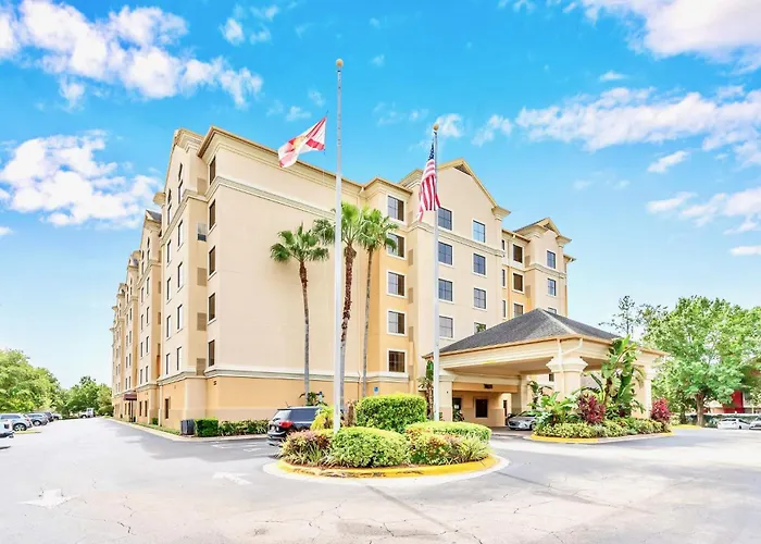 Contemporary Apartment With Pool Hot Tub - Close To Universal Studios